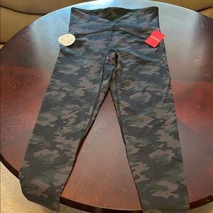 Spanx Camo Print Leggings 7/8 Length